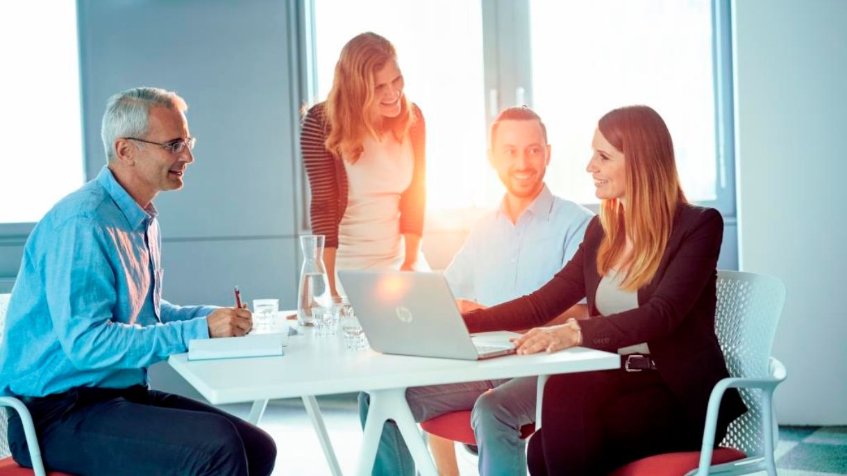 Gruppe von BRZ Mitarbeiterinnen und Mitarbeitern in der Innovation Factory