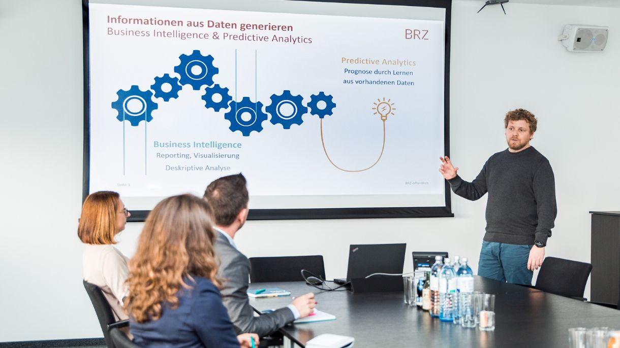 Präsentationssituation über das Thema Predictive Analytics