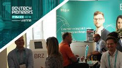 BRZ Stand mit Besuchern bei GovTech Pioneers