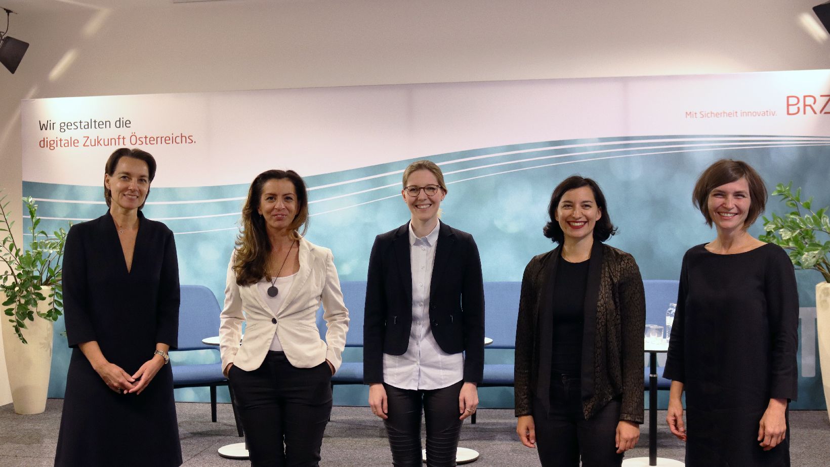 FemCareerNight 2021 Gruppenfoto, @BRZ/Giulia Bottoni Die Speakerinnen der FemCareerNight