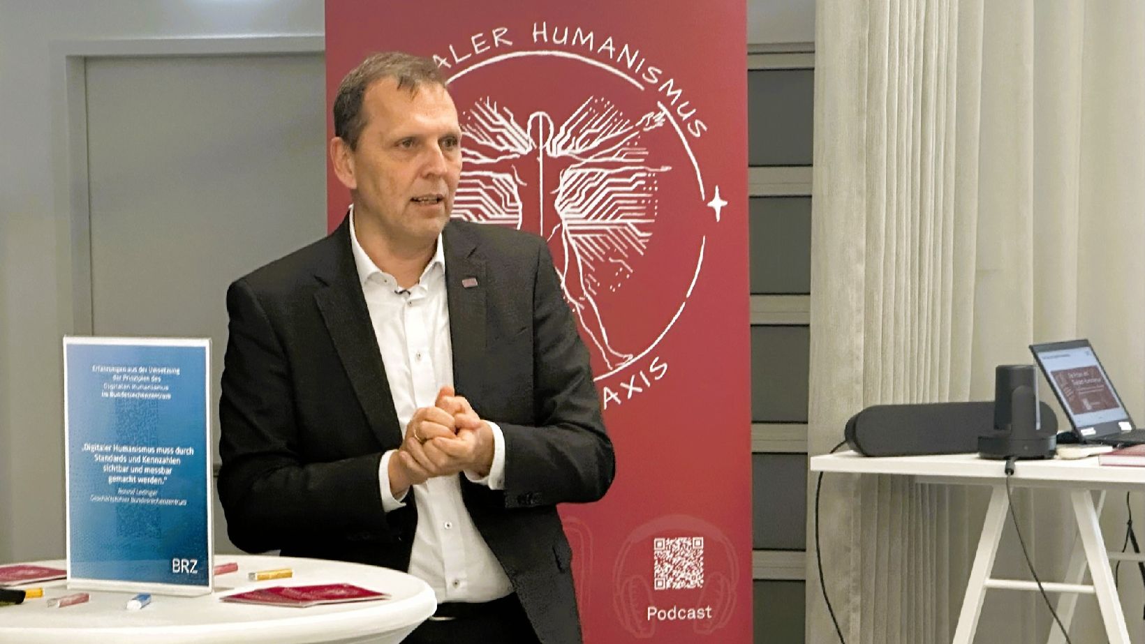 Roland Ledinger spricht beim Event Digitaler Humanismus