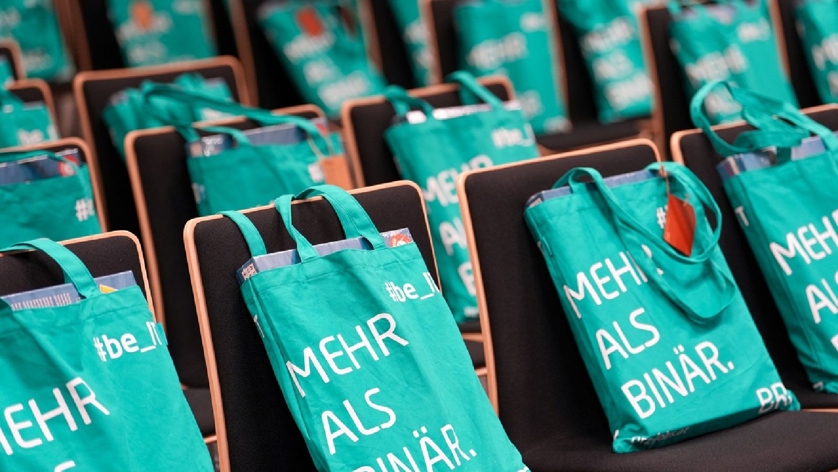 Sessel in einer Reihe
