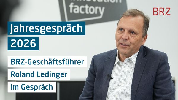 Eine Person sitzt und redet